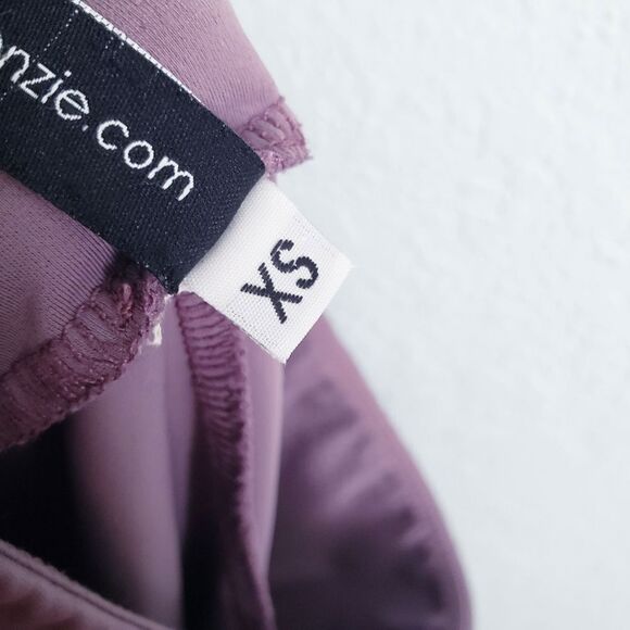 Onzie Flow Lilac Mesh Panel Capri Leggings - Picture 9 of 9